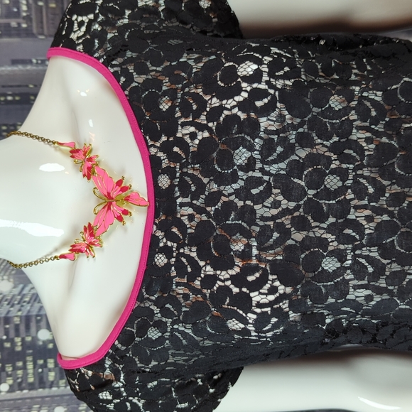 Speechless sz Large Sheer Black Lace Short Sleeve Top with Hot Pink Piping - Picture 2 of 7